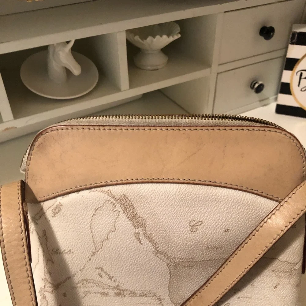 Tilasse Alviro Martin Italian map crossbody bag_6